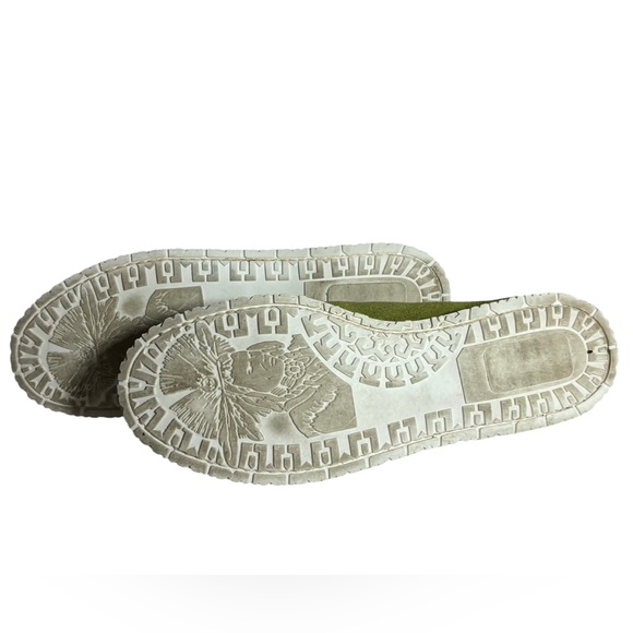 Made in Canada Suede Moccasins - Picture 7 of 7